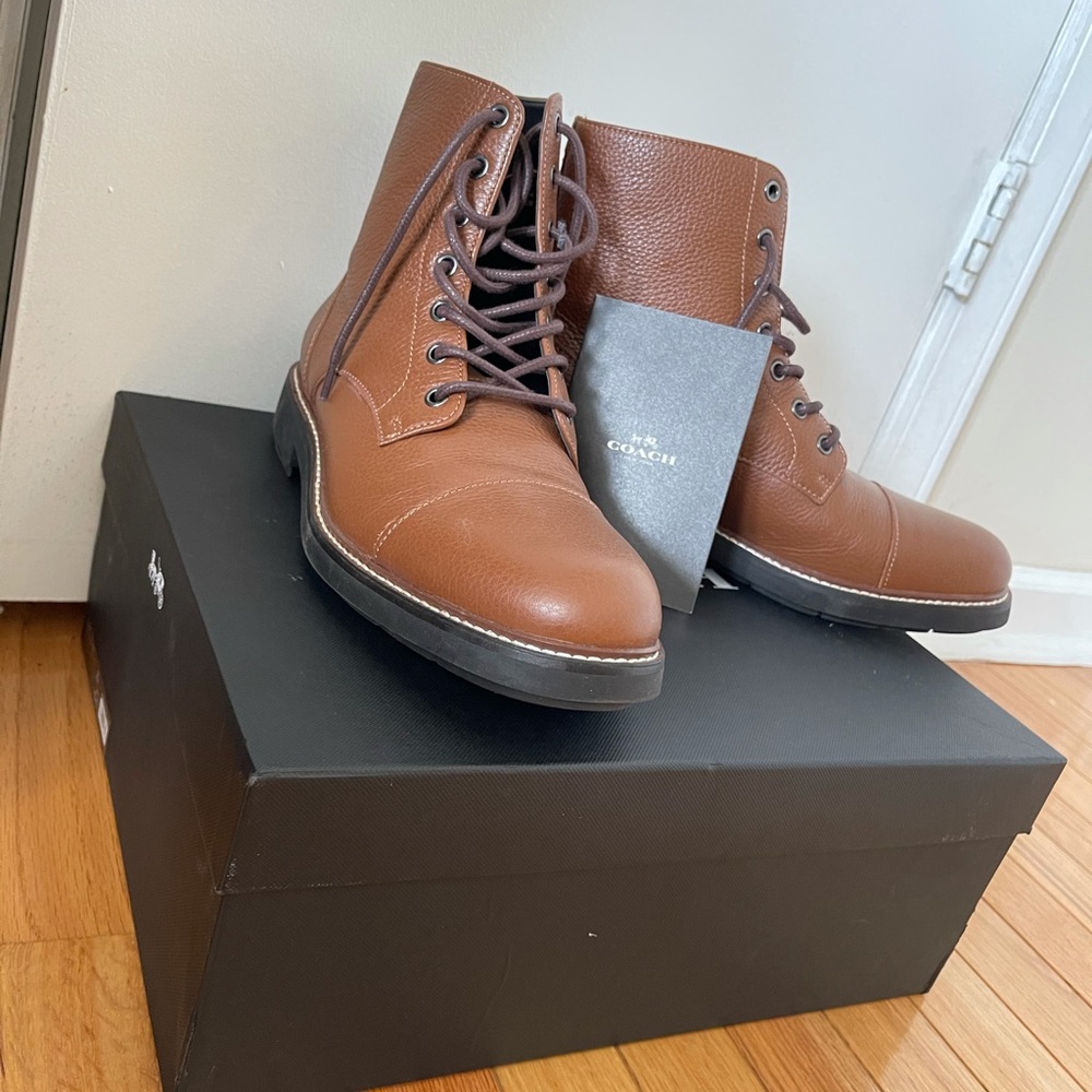 Coach lug cap toe boot dark saddle - Picture 2 of 3